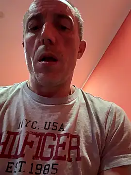 Snapshot of ruberofre chatting on 09/28/25, 05:57 ruberofre online show from 09/28/25, 05:57