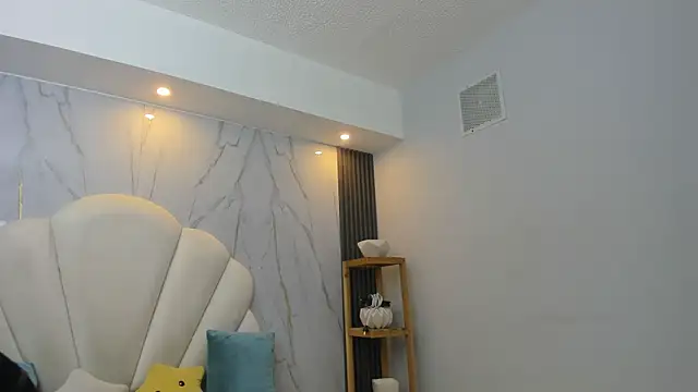 Bella Sumers online show from 05/04/26, 07:10