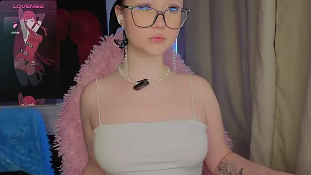 hornyprincess19 online show from 10/23/25, 02:22