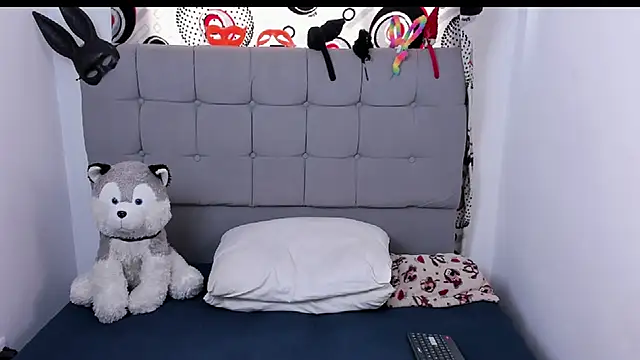 zoe bunny01 online show from 09/23/25, 06:33