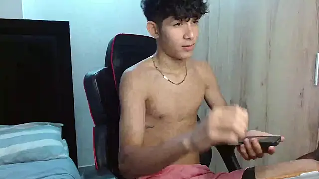 Noah-Garcia online show from 09/16/25, 02:40