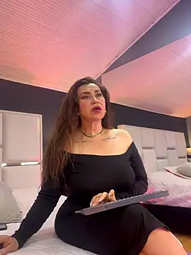 Snapshot of Samantha_Milf__ chatting on 10/11/25, 08:51 Samantha Milf online show from 10/11/25, 08:51