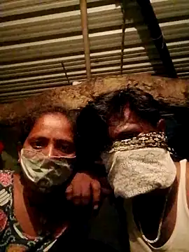 Snapshot of CUTE-004 chatting on 09/23/25, 04:32 CUTE-004 online show from 09/23/25, 04:32