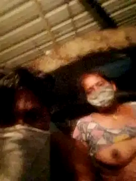 Snapshot of CUTE-004 chatting on 10/07/25, 06:49 CUTE-004 online show from 10/07/25, 06:49