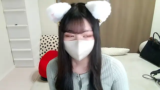 Snapshot of moka-neko chatting on 10/04/25, 11:30 moka-neko online show from 10/04/25, 11:30