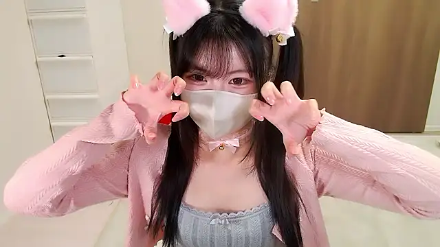 Snapshot of moka-neko chatting on 10/07/25, 11:40 moka-neko online show from 10/07/25, 11:40