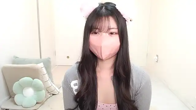 Snapshot of moka-neko chatting on 11/04/25, 11:53 moka-neko online show from 11/04/25, 11:53