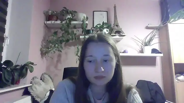 Snapshot of LindaPretty chatting on 10/14/25, 08:09 LindaPretty online show from 10/14/25, 08:09