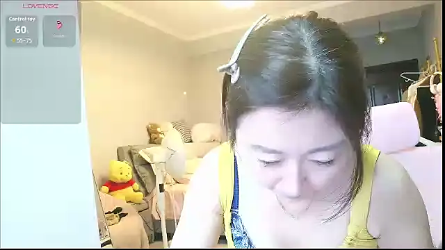 Snapshot of Diva_VVN chatting on 11/12/25, 11:47 Diva VVN online show from 11/12/25, 11:47