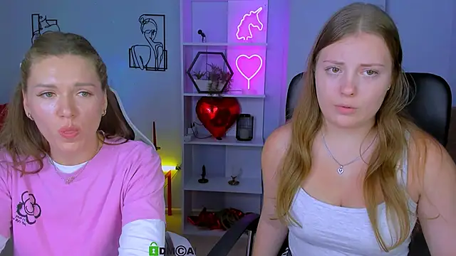 Snapshot of melani_bumm chatting on 10/16/25, 12:28 melani bumm online show from 10/16/25, 12:28