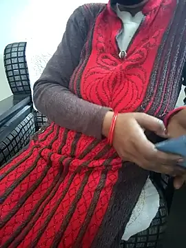 Snapshot of your_favourite_bhabhi chatting on 01/15/26, 06:18 your favourite bhabhi online show from 01/15/26, 06:18