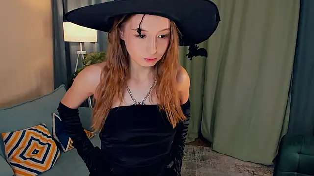 Snapshot of LaritaYoseph chatting on 10/30/25, 04:19 LaritaYoseph online show from 10/30/25, 04:19