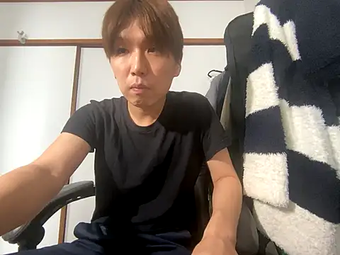 Snapshot of yuton_2525 chatting on 09/18/25, 02:35 yuton 2525 online show from 09/18/25, 02:35