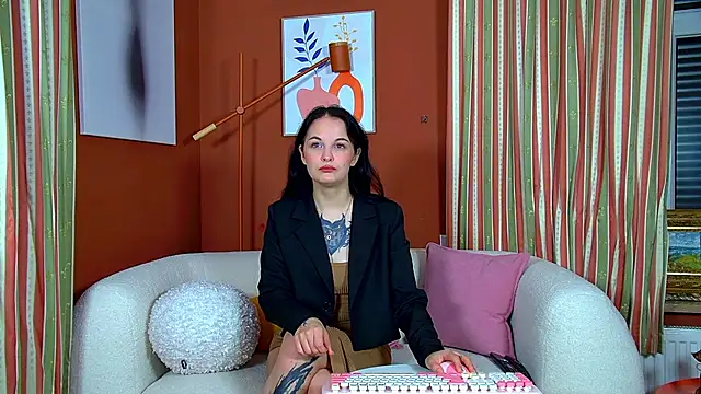 MollyMillsen online show from 09/20/25, 06:09