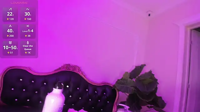 Snapshot of SophiaBloss chatting on 11/16/25, 04:18 SophiaBloss online show from 11/16/25, 04:18