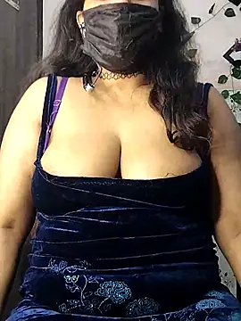 aliyaa9900 online show from 10/22/25, 07:46