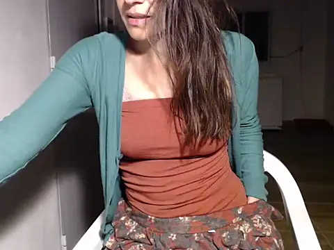 Snapshot of Missforever chatting on 11/17/25, 04:18 Missforever online show from 11/17/25, 04:18