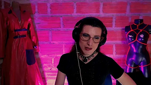 Moira-Hot online show from 07/04/26, 04:51