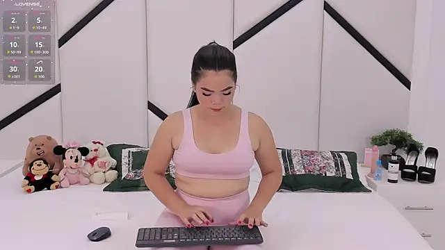 AlanaCusack online show from 10/09/25, 12:14