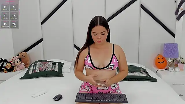 AlanaCusack online show from 10/24/25, 11:50