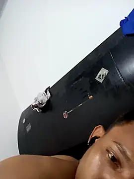 Snapshot of Brayan51_- chatting on 09/14/25, 04:33 Brayan51 - online show from 09/14/25, 04:33