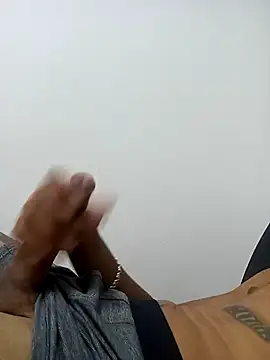 Snapshot of Brayan51_- chatting on 09/17/25, 05:20 Brayan51 - online show from 09/17/25, 05:20