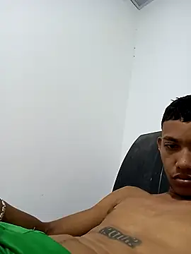 Snapshot of Brayan51_- chatting on 09/21/25, 06:04 Brayan51 - online show from 09/21/25, 06:04