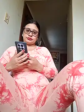 Snapshot of Monse--145 chatting on 10/08/25, 12:47 Monse--145 online show from 10/08/25, 12:47