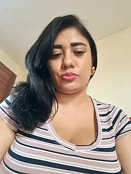 Snapshot of Monse--145 chatting on 10/25/25, 08:36 Monse--145 online show from 10/25/25, 08:36