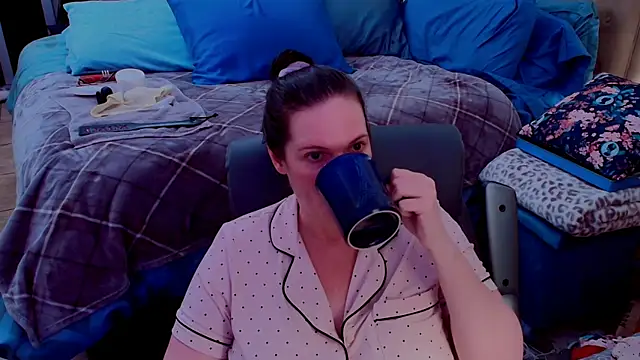 ninajaymes online show from 05/19/26, 01:56
