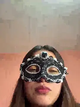 Snapshot of LiaDravenX chatting on 12/15/25, 11:20 LiaDravenX online show from 12/15/25, 11:20