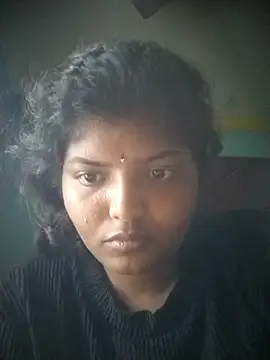 ramyaramya00 online show from 09/13/25, 12:05