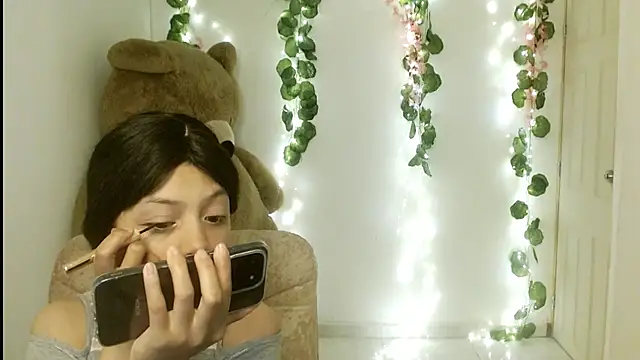 EIVIY1609 online show from 10/14/25, 01:56