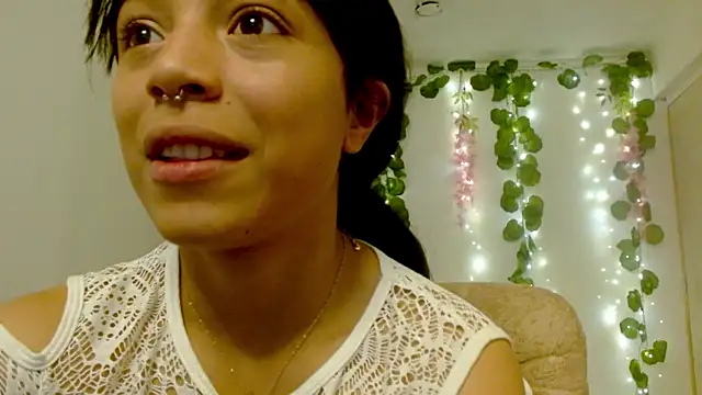 EIVIY1609 online show from 10/29/25, 02:08