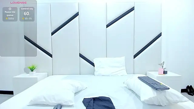 GeraldineSandoval online show from 11/13/25, 07:57