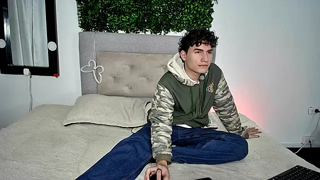Cute Ethan online show from 09/09/25, 03:17