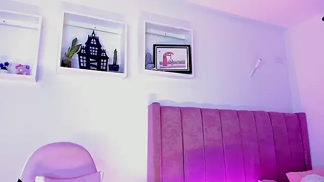 AliceThundeer online show from 10/16/25, 04:02