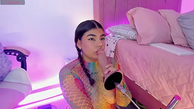 AliceThundeer online show from 11/14/25, 04:11