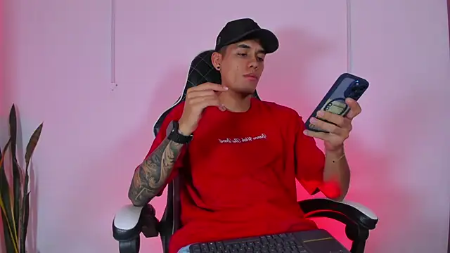 Nickyblazze  online show from 09/28/25, 11:32