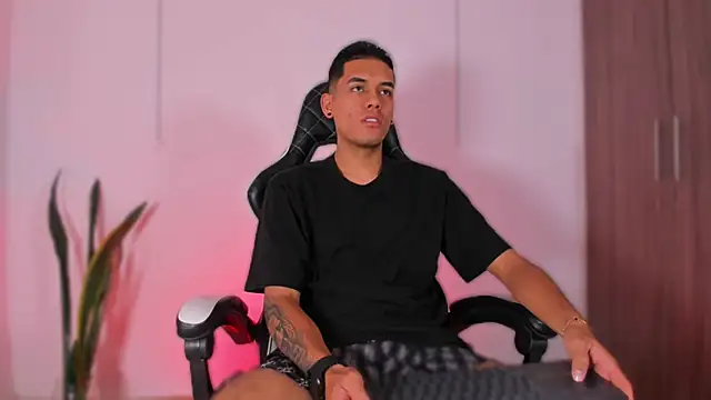 Nickyblazze  online show from 10/27/25, 02:32