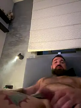 Snapshot of KstnSrg19 chatting on 10/24/25, 03:14 KstnSrg19 online show from 10/24/25, 03:14