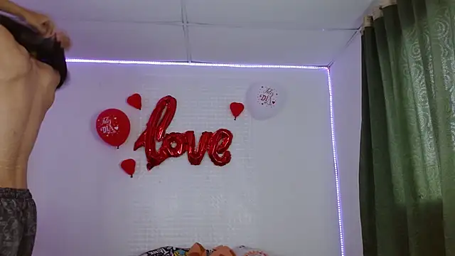 Snapshot of Lucy_y_Jacob chatting on 09/28/25, 06:57 Lucy y Jacob online show from 09/28/25, 06:57