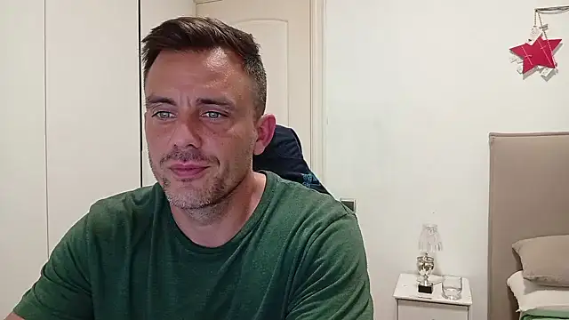 Captianamericablue online show from 10/21/25, 10:43