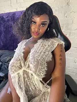 QUEEN NOBUHLE 777 online show from 10/28/25, 01:36