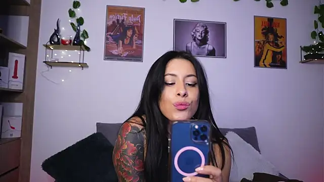 Snapshot of SophiieCumsx chatting on 01/14/26, 04:51 SophiieCumsx online show from 01/14/26, 04:51