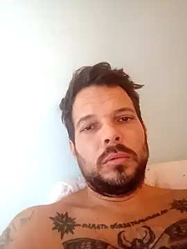 Snapshot of amgl@xh chatting on 09/09/25, 01:32 amglxh online show from 09/09/25, 01:32