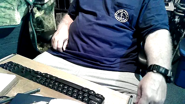 Snapshot of georgew62 chatting on 09/27/25, 03:33 georgew62 online show from 09/27/25, 03:33