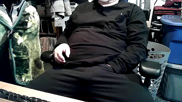 Snapshot of georgew62 chatting on 11/02/25, 06:16 georgew62 online show from 11/02/25, 06:16