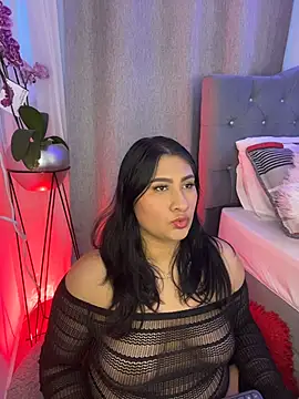 Snapshot of Elyross1_ chatting on 10/19/25, 10:43 Elyross1  online show from 10/19/25, 10:43