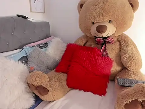 Snapshot of Elyross1_ chatting on 11/03/25, 09:38 Elyross1  online show from 11/03/25, 09:38